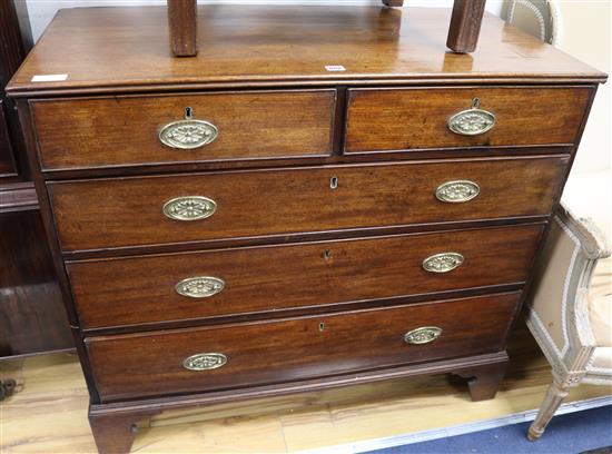 A Georgian mahogany chest of drawers W.106cm